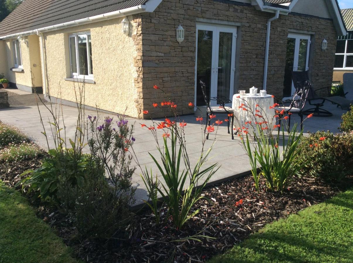 Pembrokeshire Fields Hotel Haverfordwest Exterior photo